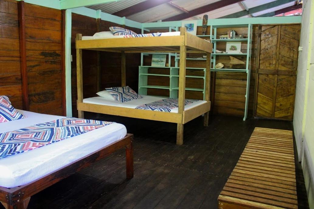 Refugio Mr Jerry Eco House Hotel Bahia Solano Exterior photo