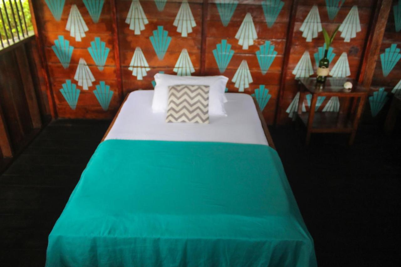 Refugio Mr Jerry Eco House Hotel Bahia Solano Exterior photo